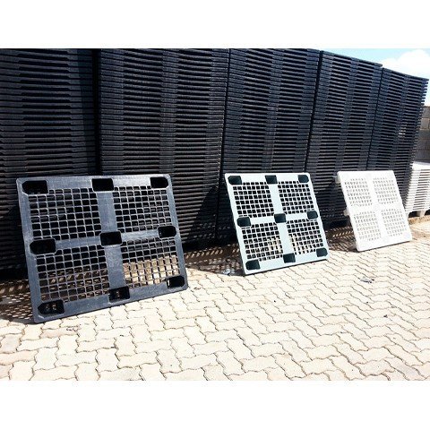 Eco Pallet de Plástico Vazado Preto 1,00x120M - Bin Embalagens